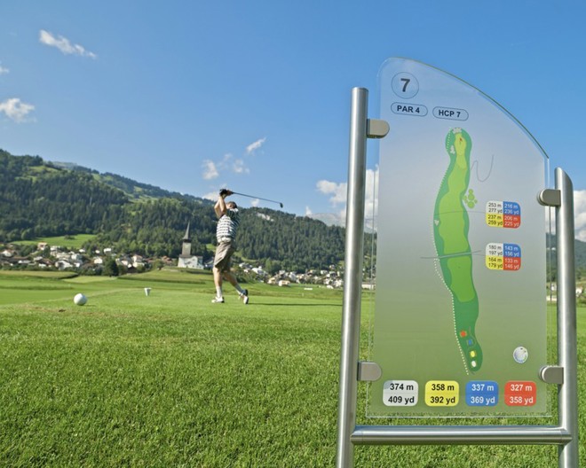Golfplatz_4_1600x1280.jpg